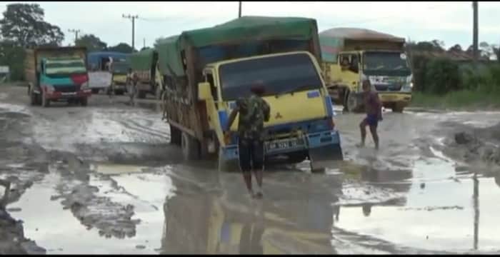 Jalan Trans Kalimantan Rusak Parah