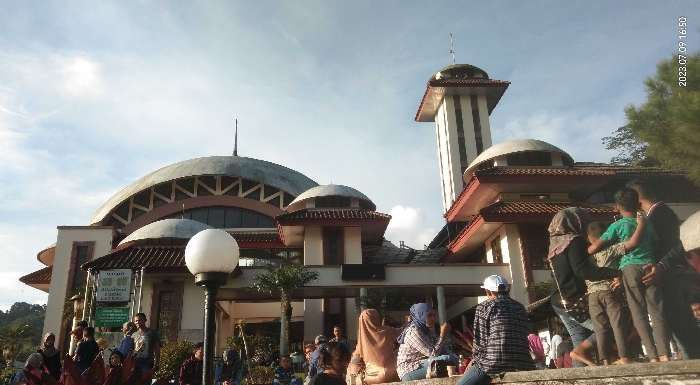 Masjid Atta Awun Tetap Menjadi Favorit Warga