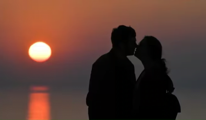 Ternyata Ciuman 10 Menit Dengan Pacar, Bisa Bikin Gendang Telinga Pecah