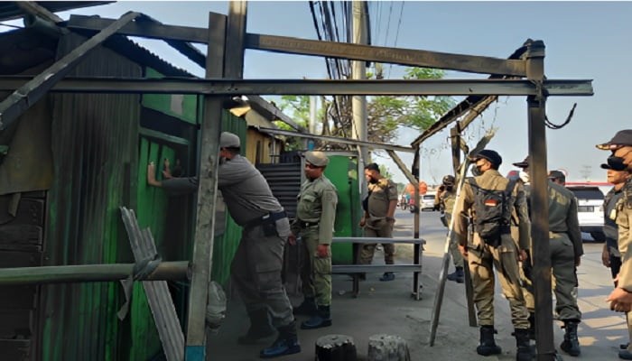 Mengganggu Proyek Tol Kaligawe Puluhan Lapak PKL Dibongkar