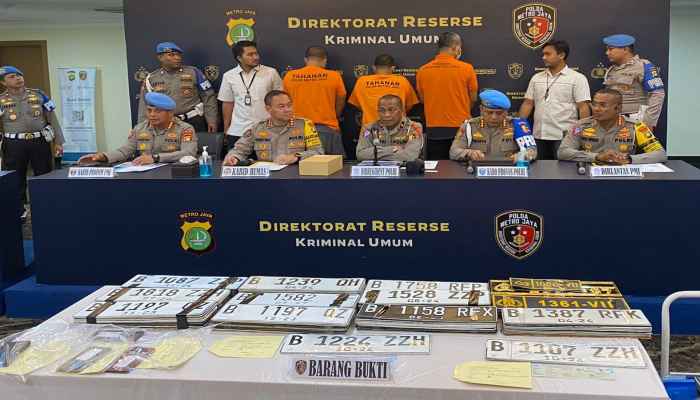 Polisi Tangkap Pemalsu Pelat Nomor Pejabat Negara
