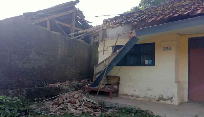 Gempabumi Membuat Pasien RSUD Sumedang Berhamburan Mengungsi