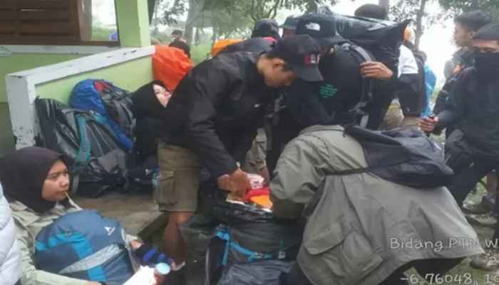 Tim SAR Temukan 16 Pendaki Yang Tersesat