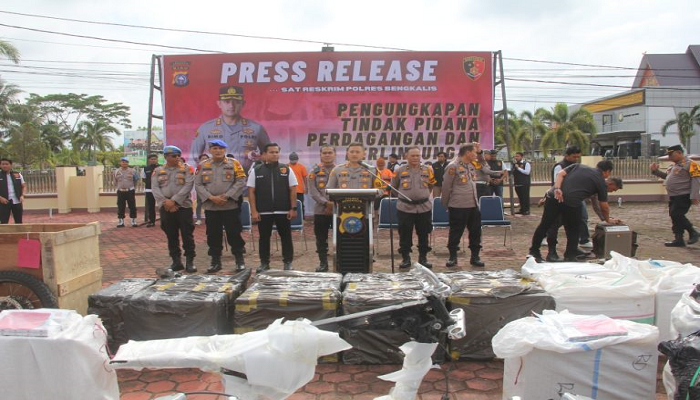 Polisi Amankan Moge Selundupan Senilai 5 Miliar