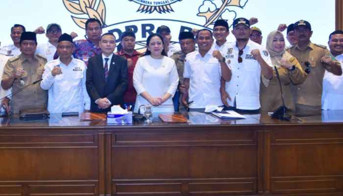 Perwakilan Massa Kepala Desa Diterima Pimpinan DPR