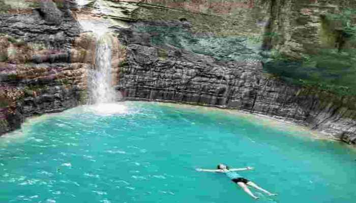 Kolam Mandi Air Terjun Waimarang