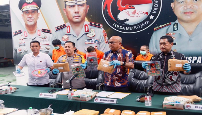 Polisi Tangkap Pengedar Narkotika Mirip Perangko