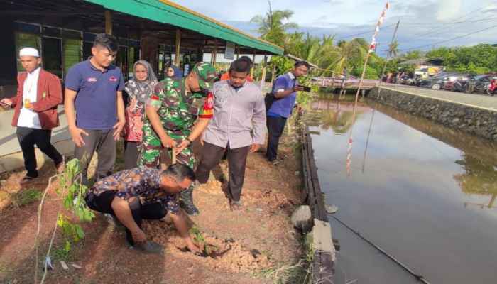 Cegah Bencana, ARM HA-IPB Kalimantan Selatan Tanam 200 Pohon