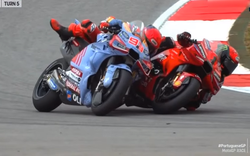 Bagnaia Tabrakan Dengan Marc Marquez