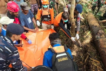 warga kabupaten terisolir