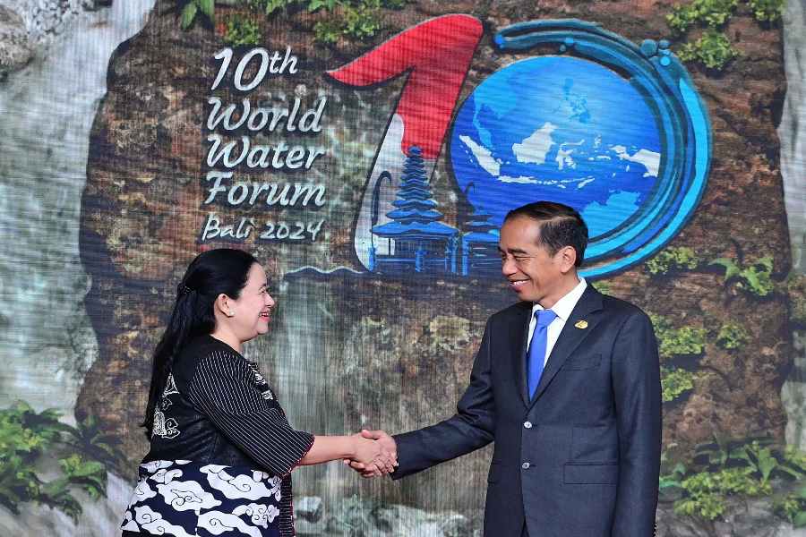 Presiden Jokowi Sambut Kedatangan Puan