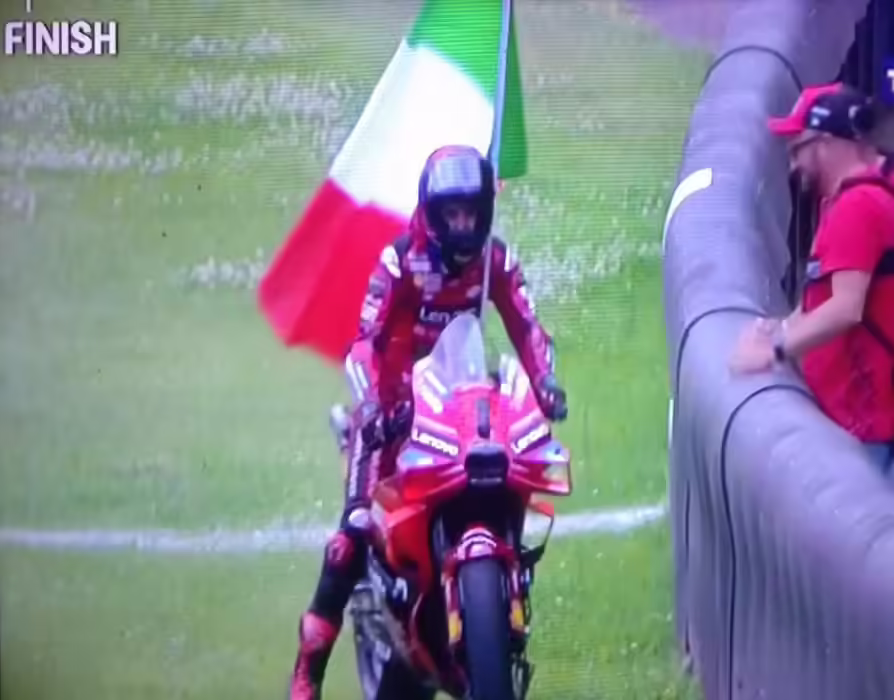 bagnaia finish terdepan