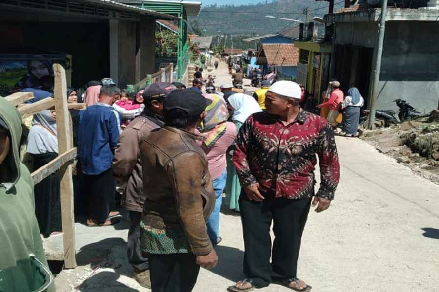 Puluhan Rumah Di Bandung Hancur Akibat Gempabumi
