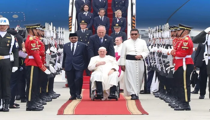 Tiba Di Indonesia, Paus Fransiskus Disambut Menteri Agama