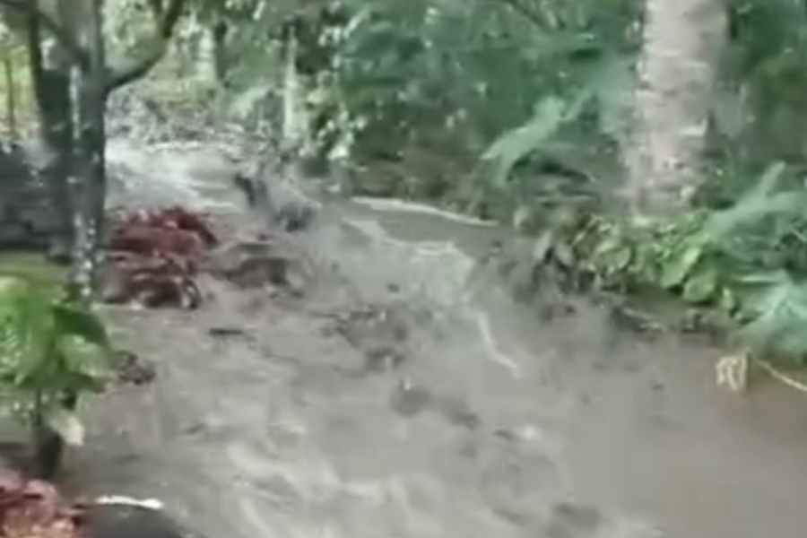 Gunungapi Lewotobi Laki-laki Erupsi Lagi