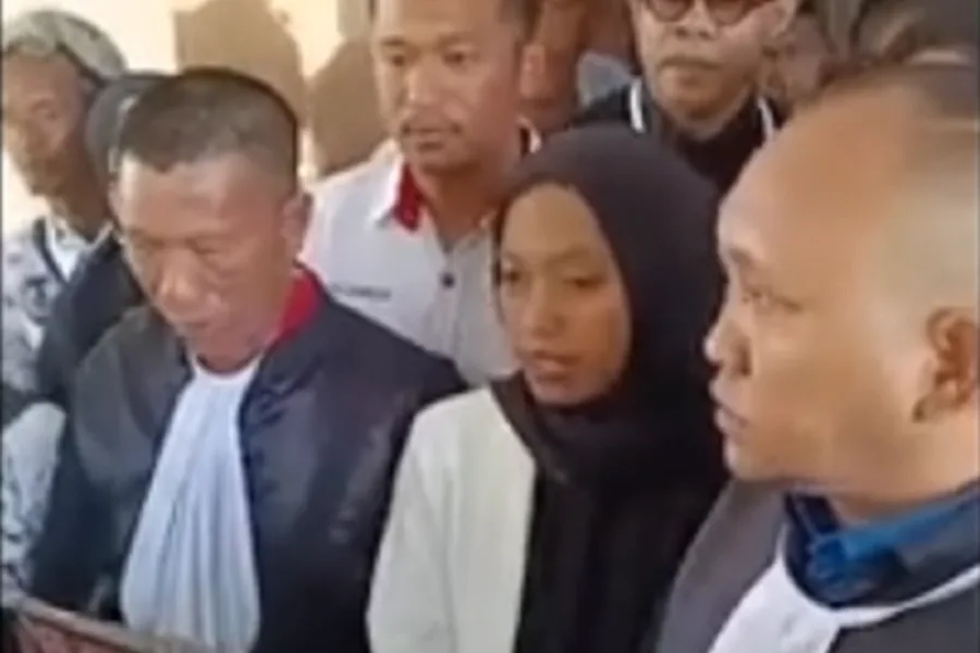 Sidang Perdana Guru Honorer Supriyani Di Konowe Selatan