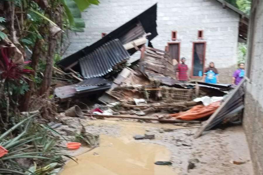 Dampak Banjir Di Sijunjung, Sumatra Barat