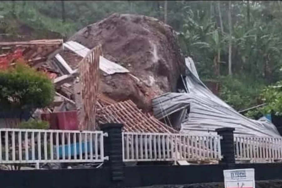 3 Orang Tertimbun Longsor, 1 Orang Dalam Pencarian