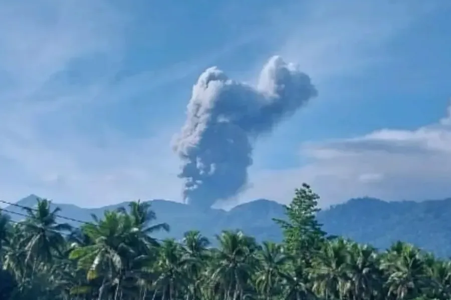 Gunungapi Dukono Kembali Erupsi