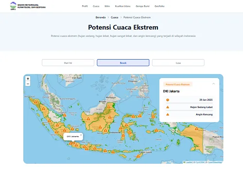 BMKG Ingatkan Warga Cuaca Ekstrem Saat Imlek