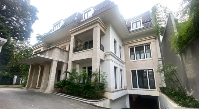 Kejaksaan Agung Menggeledah Rumah Riza Chalid