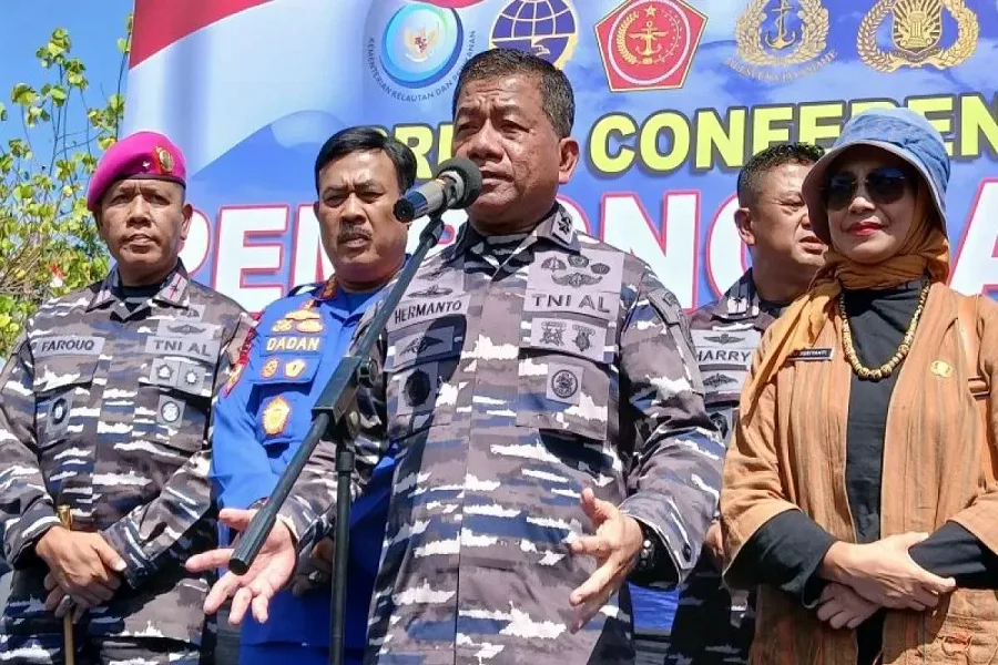 TNI AL Selesaikan Operasi Pembongkaran Pagar Laut Tangerang