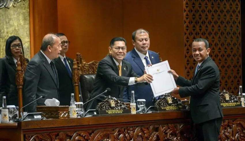 RUU Minerba Disahkan Sebagai UU