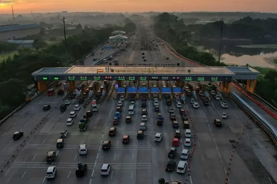 Hari ini 385.110 Kendaraan Bergerak Ke Timur Trans Jawa