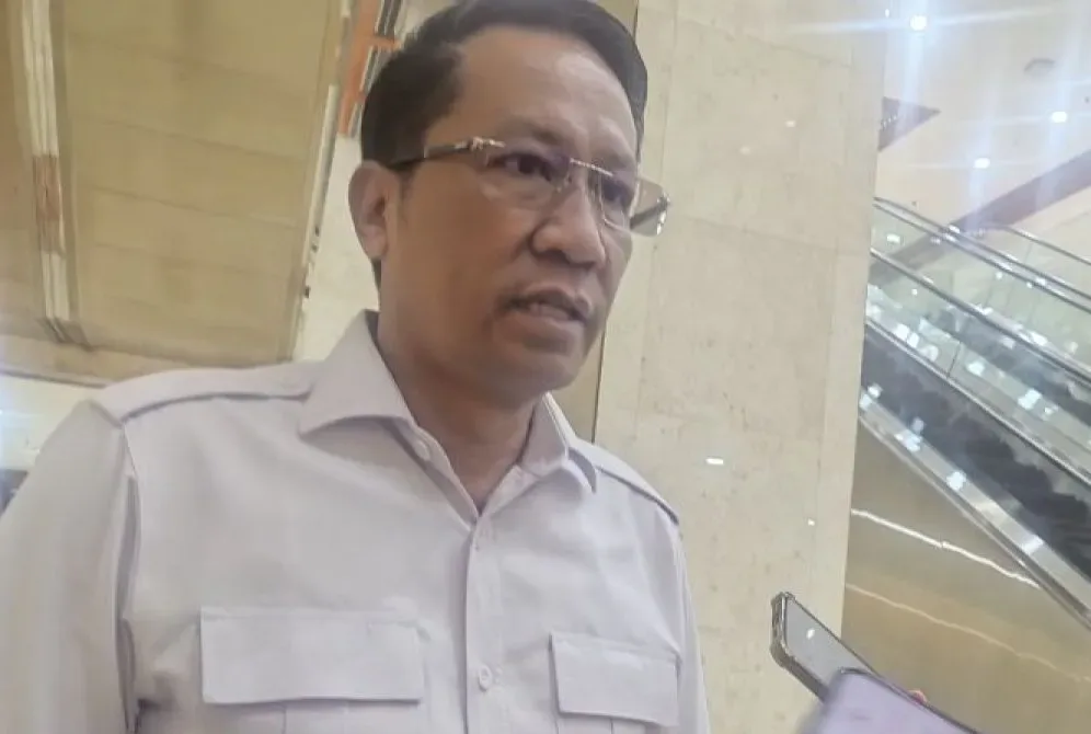 Rapat Komisi I – Pemerintah Sempurnakan Draf RUU TNI. Mengapa Tertutup?