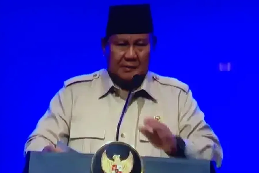 Prabowo: Sederhanakan Regulasi Atau Saya Copot