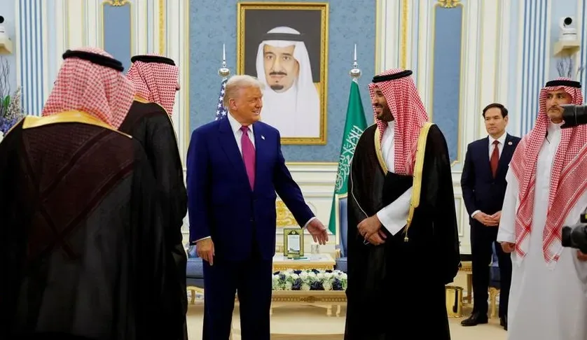 Trump Hentikan Semua Sanksi Terhadap Suriah