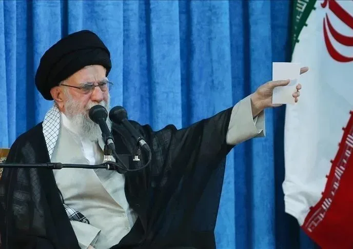 Khamenei Memperingatkan Amerika Serikat