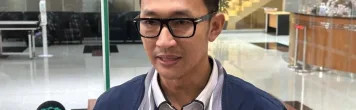 Komisi Pemberantasan Korupsi (KPK) mengungkapkan bahwa tersangka kasus dugaan suap dana operasional Papua membawa 19 koper berisi uang untuk membeli jet pribadi. “Informasi yang kami terima, sejumlah 19 koper membawa uang tunai untuk pembelian private jet (jet pribadi) tersebut,” ujar Juru Bicara KPK Budi Prasetyo di Gedung Merah Putih KPK, Jakarta, Senin, 16 Juni 2025.