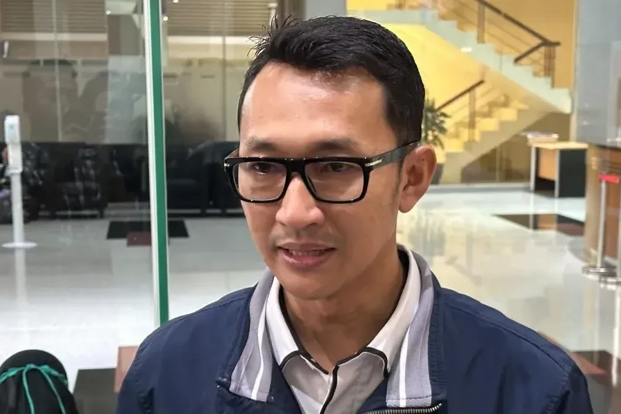 Tersangka Kasus Papua Bawa 19 Koper Uang Untuk Beli Jet