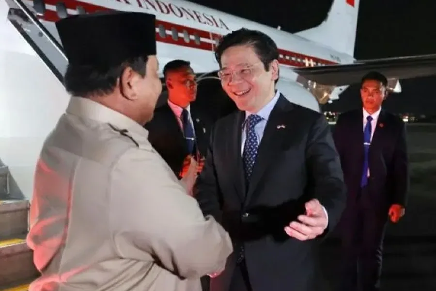 Prabowo Tiba di Singapura Disambut PM Wong