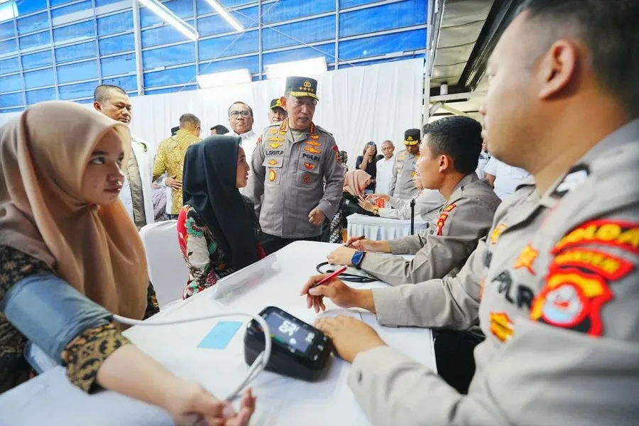 Kapolri Hadiri Bakti Kesehatan Dan Donor Darah Buruh