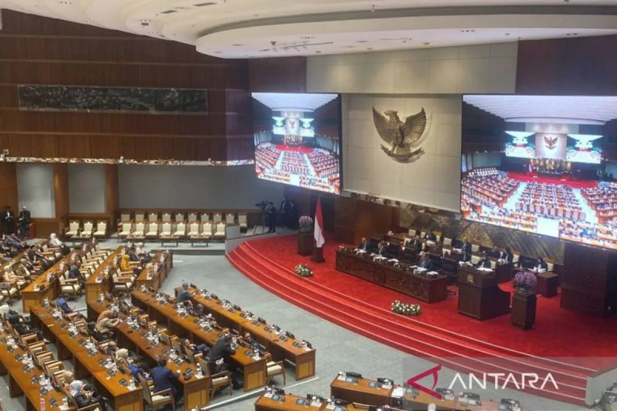 Rapat Paripurna DPR Sahkan Lima Dewan Komisioner OJK 2026-2031