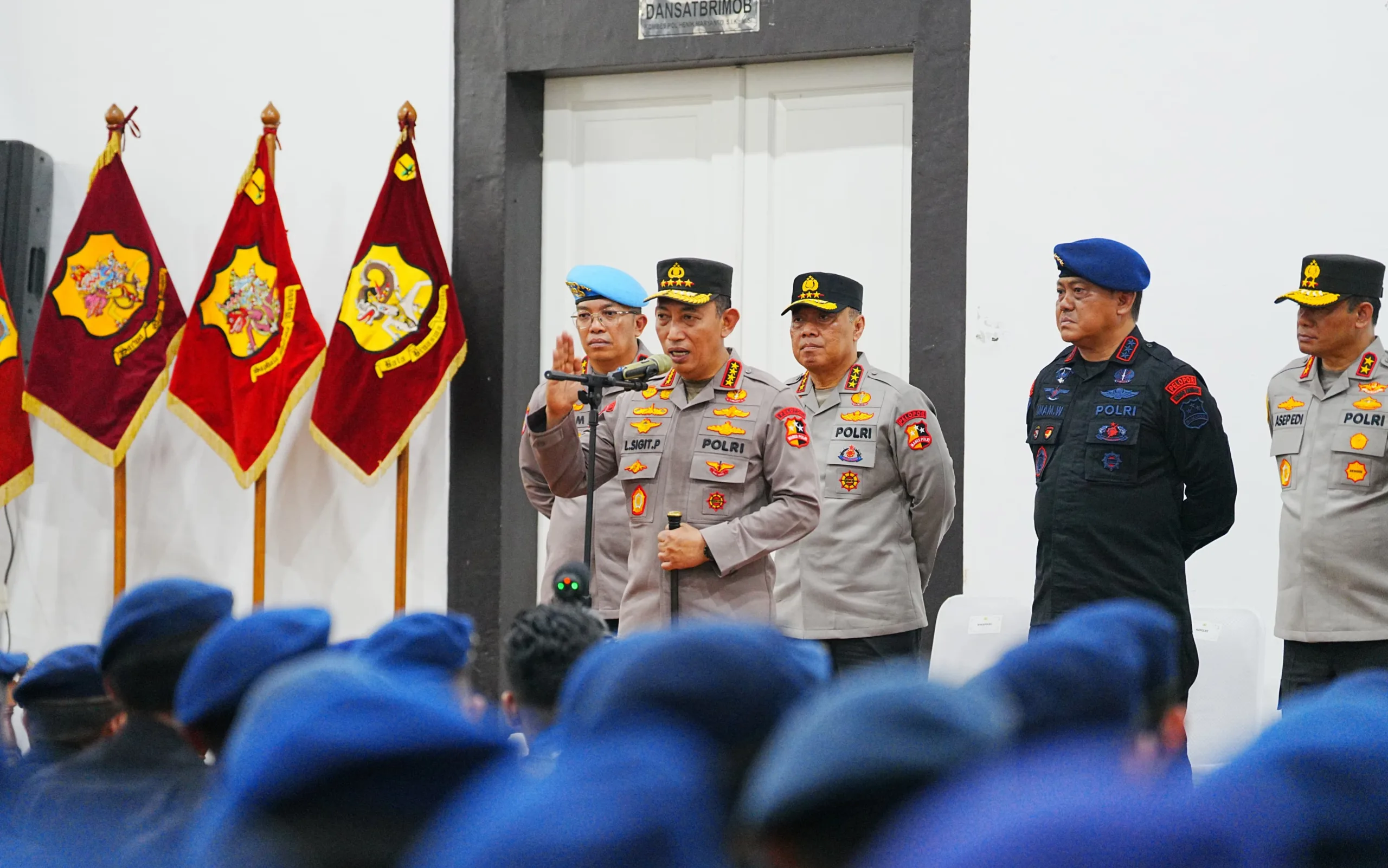 Kunjungi Mako Brimob Kwitang, Kapolri Minta Brimob Bisa Bedakan Pengunjuk Rasa Dan Perusuh