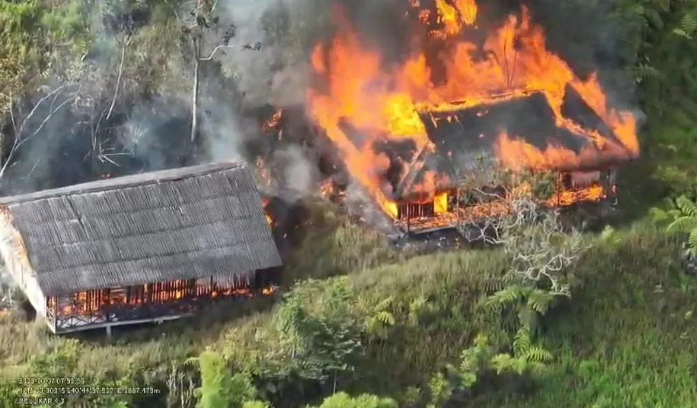Teroris Lokal Berulah, KKB Ngalum Kupel Bakar SMP Negeri Kiwirok