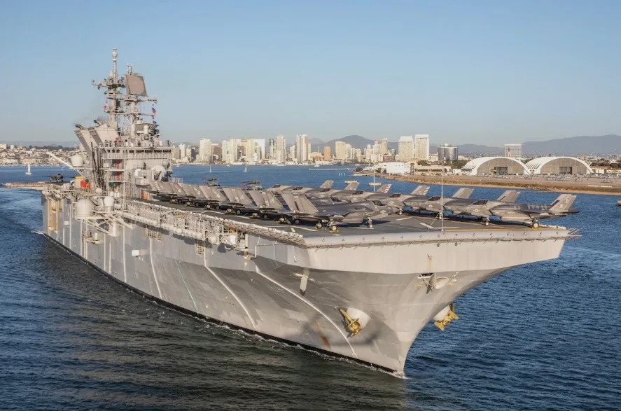 Belum Ada Tanda Berakhir, Kapal Amfibi USS Tripoli AS Tiba Di Timur Tengah