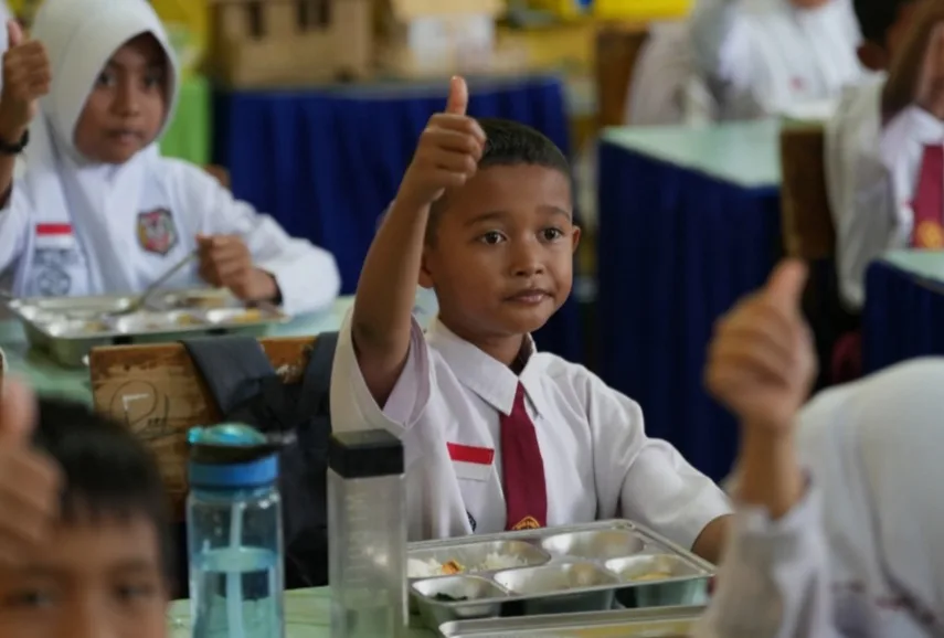 BGN Suspend 9 SPPG di Gresik Yang Sajikan Kelapa Utuh Dalam Menu MBG