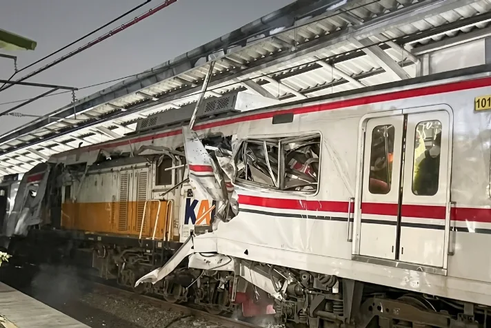 Tabrakan Maut Argo Bromo dan KRL di Bekasi, 4 Orang Tewas