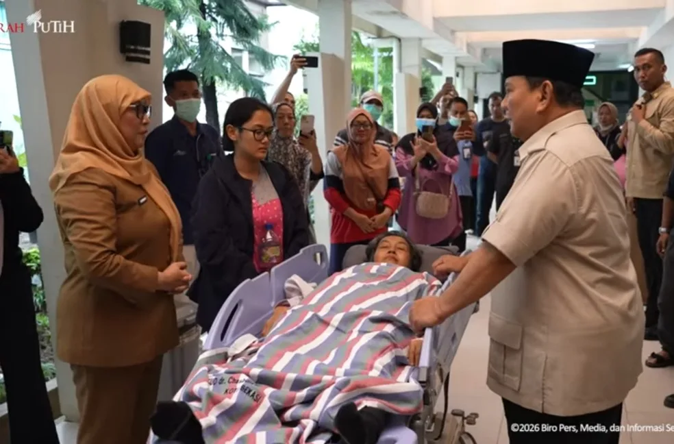 Belasungkawa, Presiden Prabowo Jenguk Korban Insiden Tabrakan Kereta Bekasi