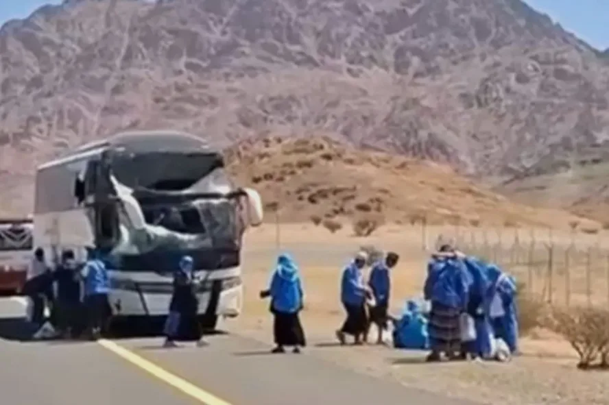 Bus Jamaah Haji Indonesia Kecelakaan di Jabal Magnet