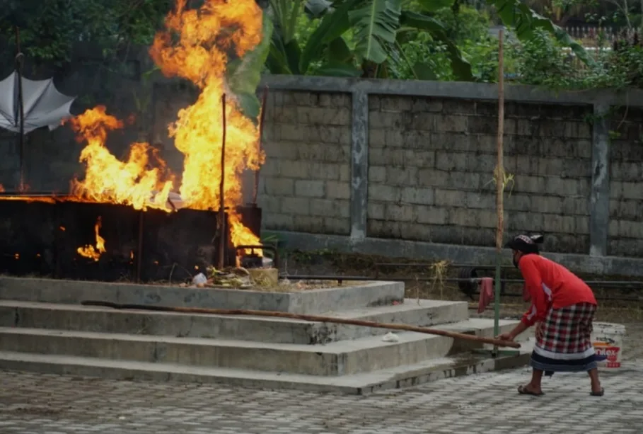 Kremasi di Bali, Pilihan Budaya atau Pelarian dari Tekanan Sosial?
