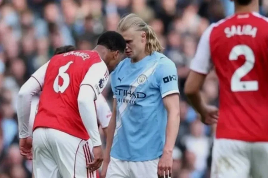 Persaingan Titel Liga Inggris Memanas