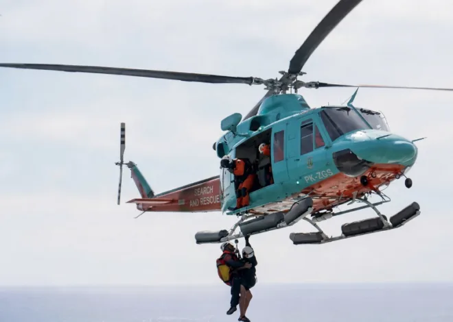 Terjebak di Tebing Pantai Saat Liburan di Bali, 2 Turis Rusia Dievakuasi Helikopter Basarnas