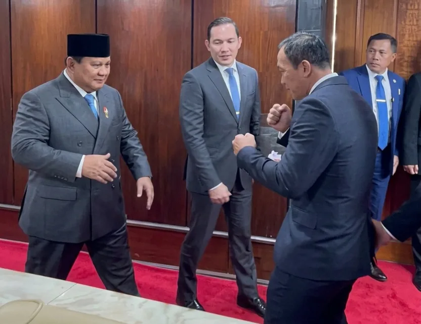 Prabowo dan Daud Yordan Adu Gaya Tinju di Koridor Gedung DPR