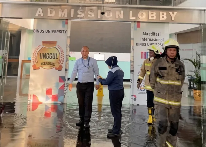 Kebakaran Auditorium Kampus Binus Kebon Jeruk, 12 Mobil Damkar Dikerahkan
