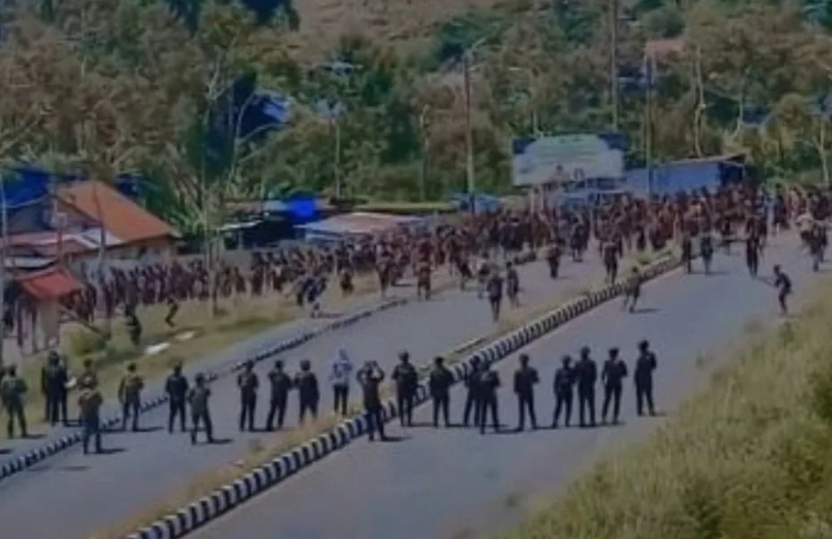 Bentrok Antar Suku Di Wamena, 13 Tewas
